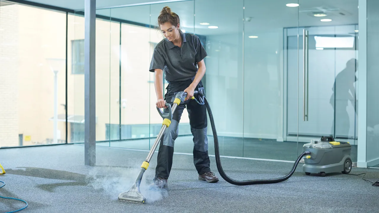 Can a Steam Cleaner be Used on Vinyl Floors?